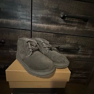 Men's Gray Suede Chukka Boots